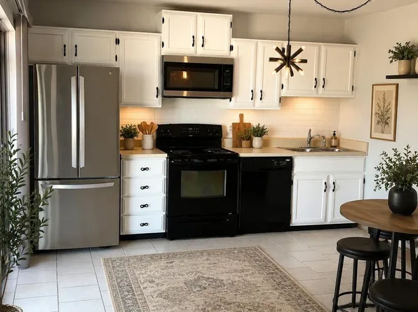 1919 American Dr APT 123, Lago Vista, TX 78645