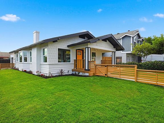 4th image of 4208 34th St