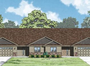 4719 Ridgewood Ln, Grand Forks, ND 58201