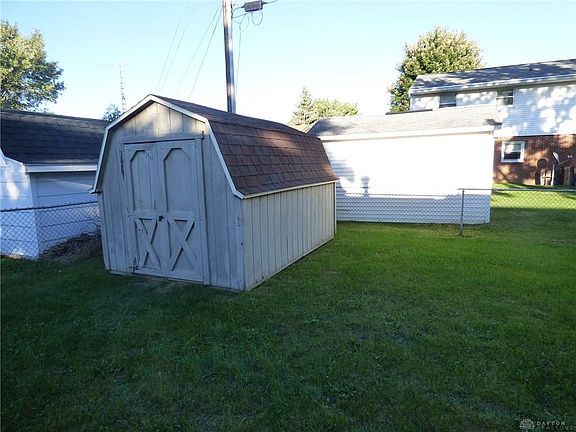 3rd image of 1369 Hillside Dr