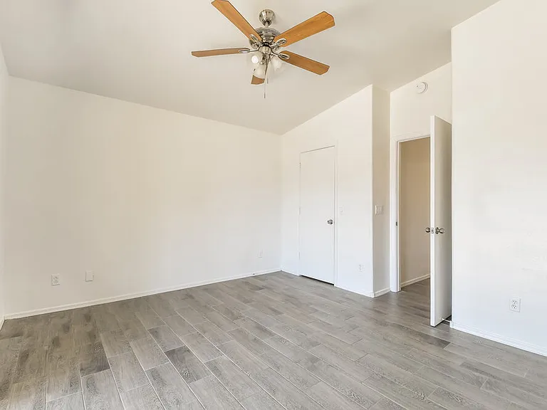 1153 W Diamond Ave — Photo 11