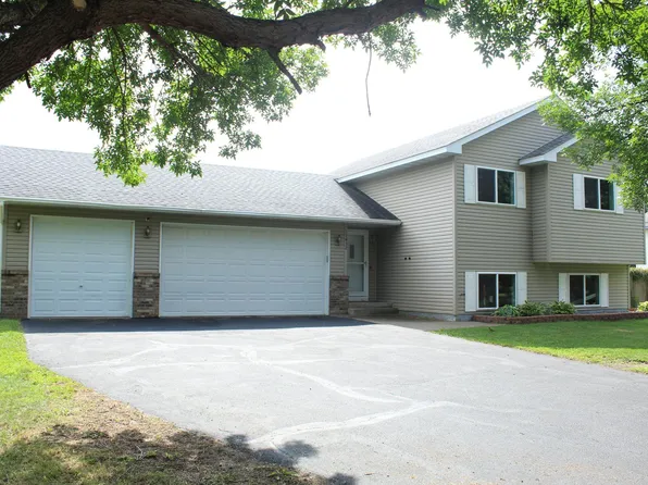 1432 Zachary St S, Cambridge, MN 55008