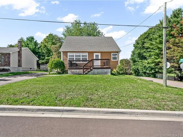 401 Montgomery Ave, Riverview, NB E1B 1Z7