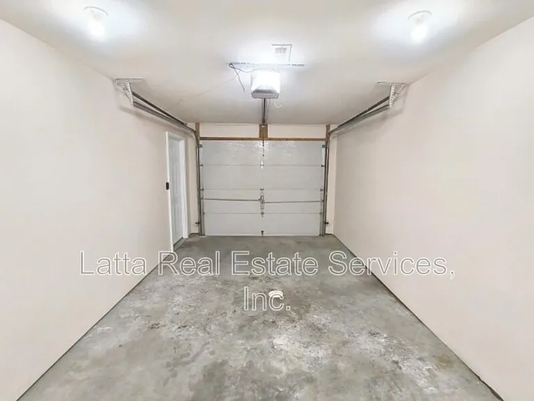 715 W 26th St #B — Photo 15