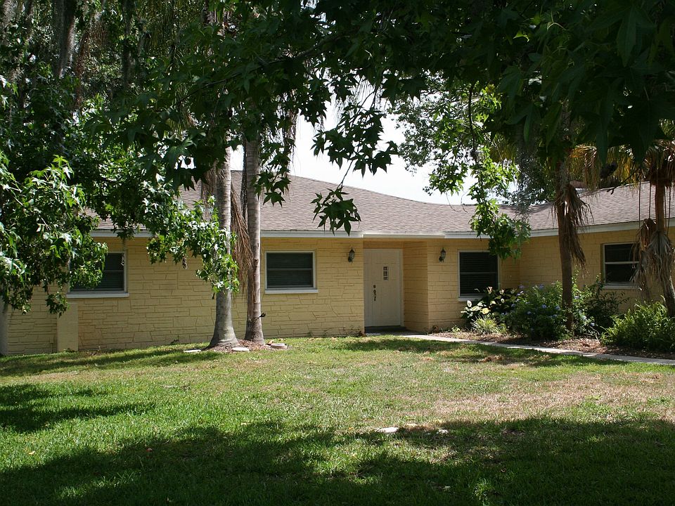 2nd image of 3910 Lake Joyce Dr