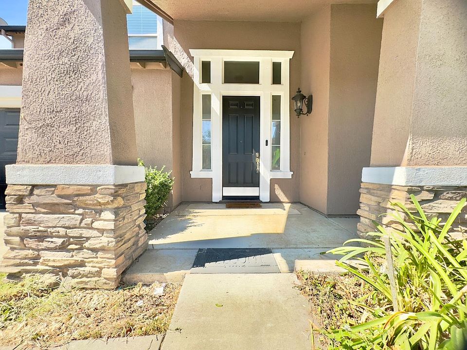 2nd image of 9562 E Park Dr