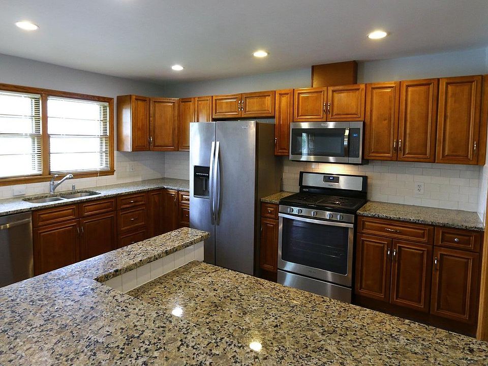 New Kitchen with top of the line appliances