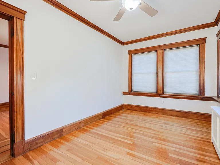 52-54 Clarence St #1 — Photo 13