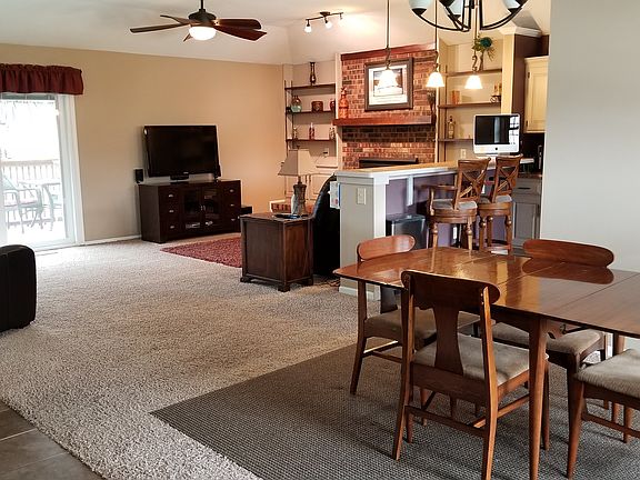 2nd image of 130 Woodbridge Ln
