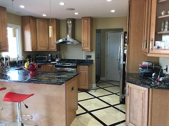 5th image of 2412 Dawson Ct