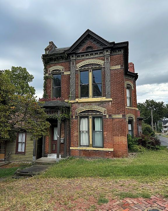1st image of 123 S 12th St