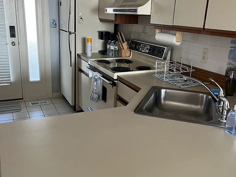 1919 Bay Blvd #C13 — Photo 20
