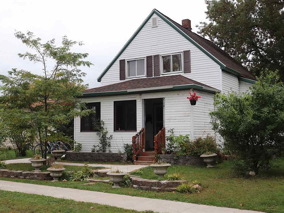 1st image of 440 Sterling St