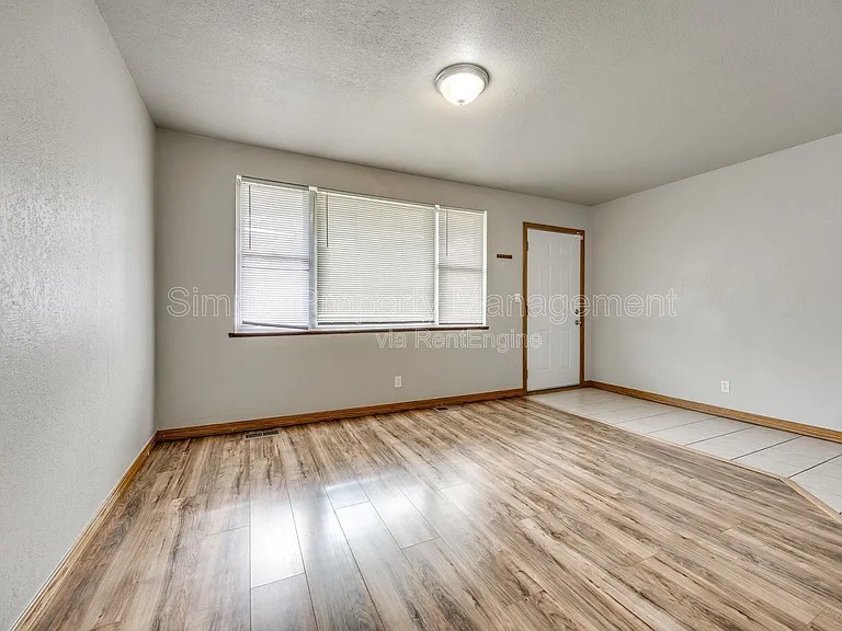 1802 S Dille Ave — Photo 2