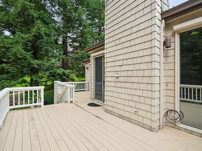651 Manresa Ln — Photo 9