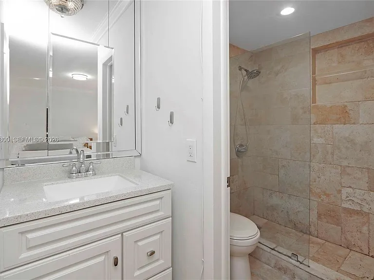 9394 SW 77th Ave #F4 — Photo 12