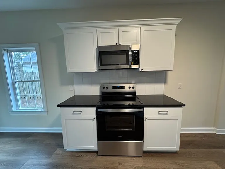 150 Raye Dr — Photo 5