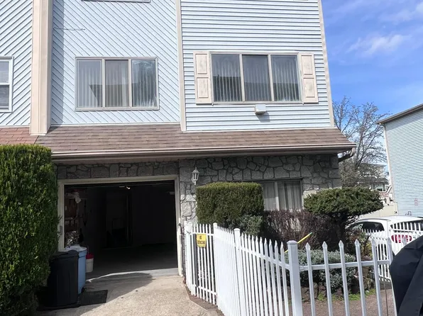 18 Wirt Ln, Staten Island, NY 10309