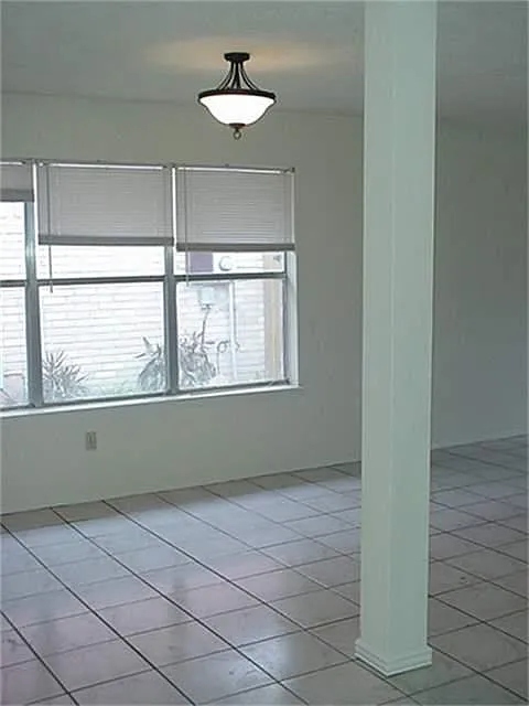 4 bed, 2.0 bath, 1692 sqft, $1,769 — Photo 4