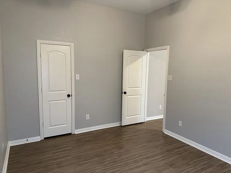 60 Kramer Ln — Photo 17