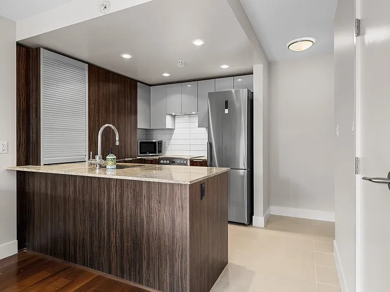 1088 Richards St #620 — Photo 7