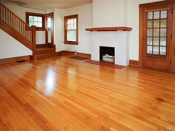 2nd image of 351 Telford Ave