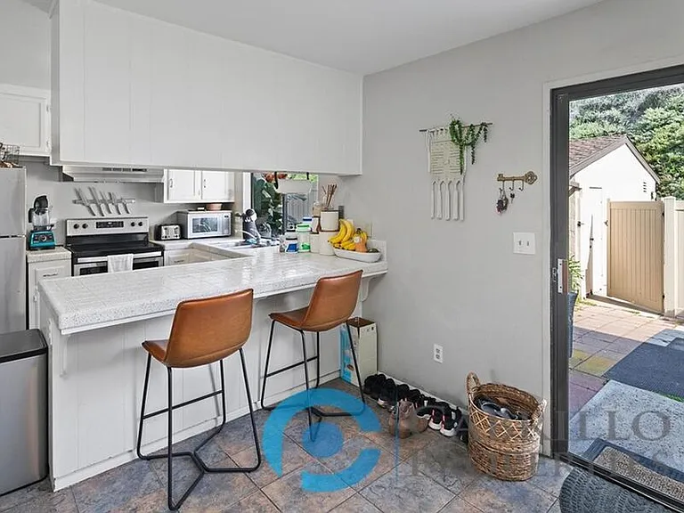 3431 Fairlomas Rd — Photo 3