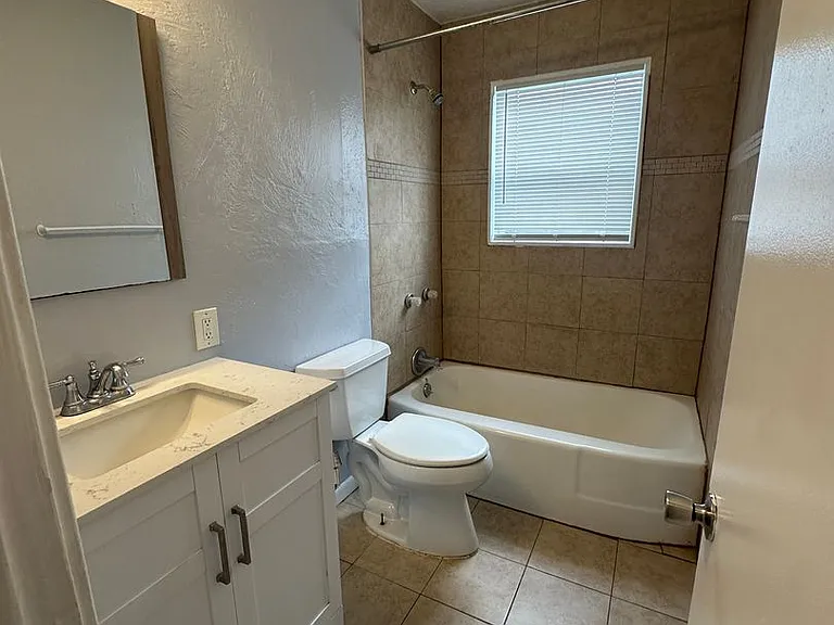 4319 Gables St — Photo 9