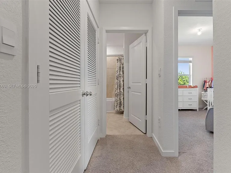377 NE 1st Dr — Photo 11