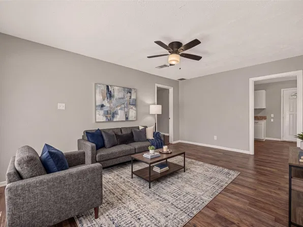 5935 Beldart St, Houston, TX 77033