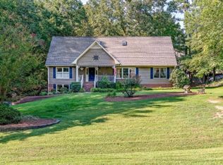 3539 N Lakeshore Dr, Clemmons, NC 27012