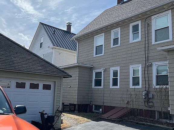 2nd image of 77 1/2 S State St #1