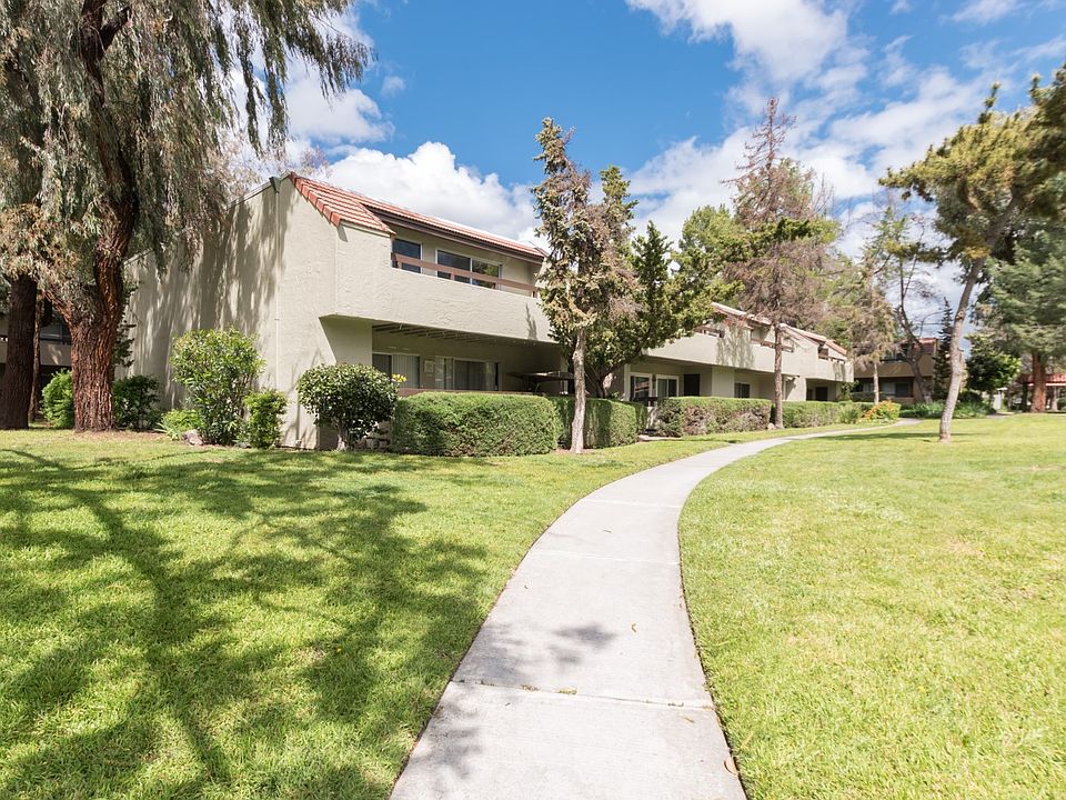 1st image of 309 Tradewinds Dr APT 2