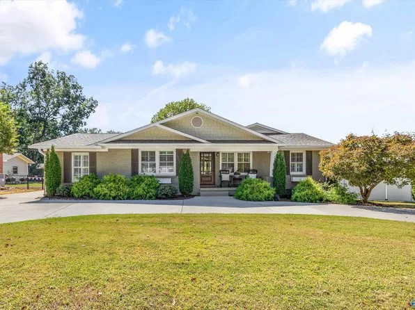 121 Wingate Ave SW, Huntsville, AL 35801