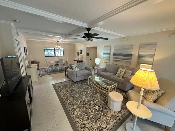 4572 Red Maple Rd, Bradenton, FL 34210