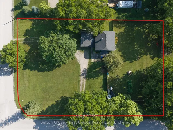 33 Bayfield St, Huron East, ON N0K 1G0
