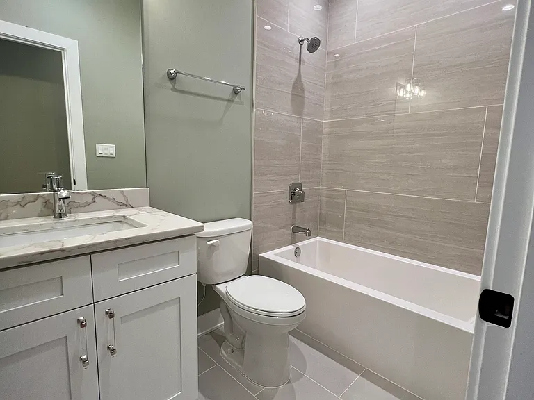 4231 S Champlain Ave #2 — Photo 13