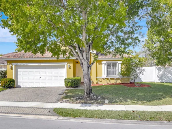 1512 SW 193rd Ave, Pembroke Pines, FL 33029