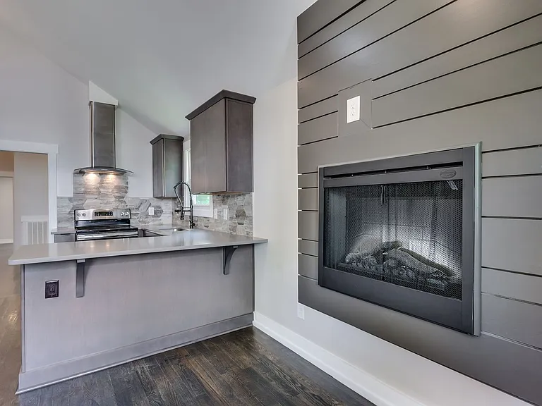 1421 Janie Ave — Photo 16