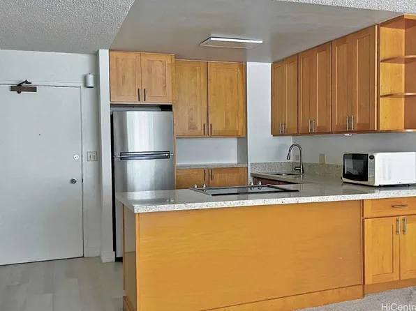 3045 Ala Napuaa Pl APT 405, Honolulu, HI 96818