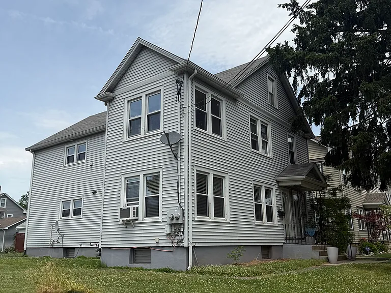 121 Cambridge St #121 — Photo 2