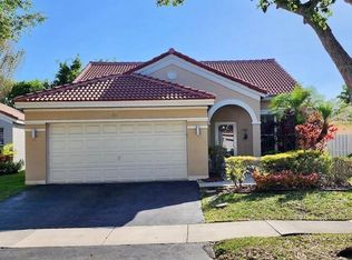 747 Sand Creek Cir, Fort Lauderdale, FL 33327