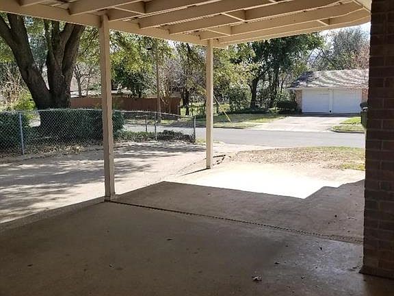 5th image of 1621 Oakridge Dr