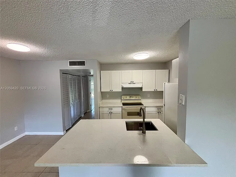 1822 Meadows Cir W #1822 — Photo 4