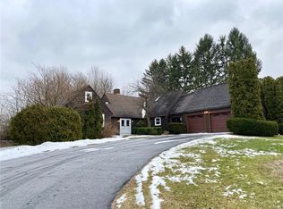 6070 Hiller Dr, Cicero, NY 13039