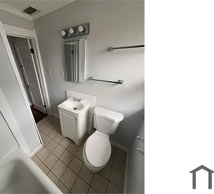 960 W Delaware Ave #2 — Photo 3