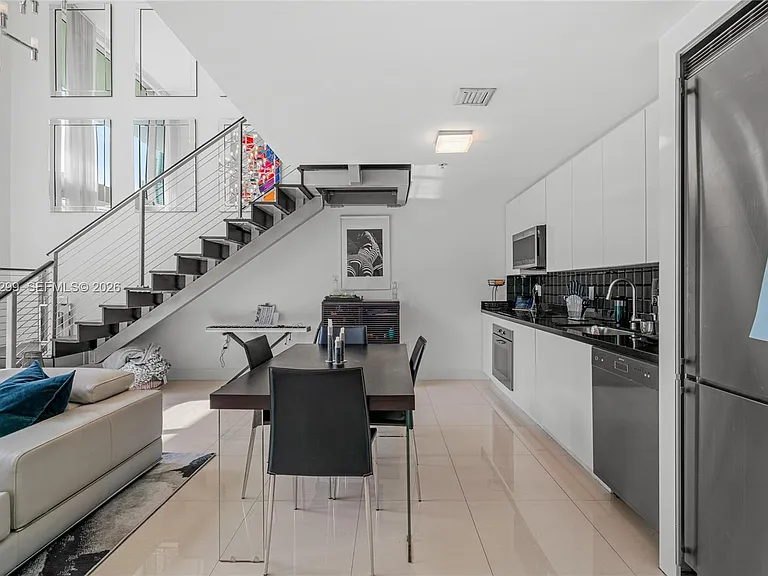 92 SW 3rd St #708 — Photo 8