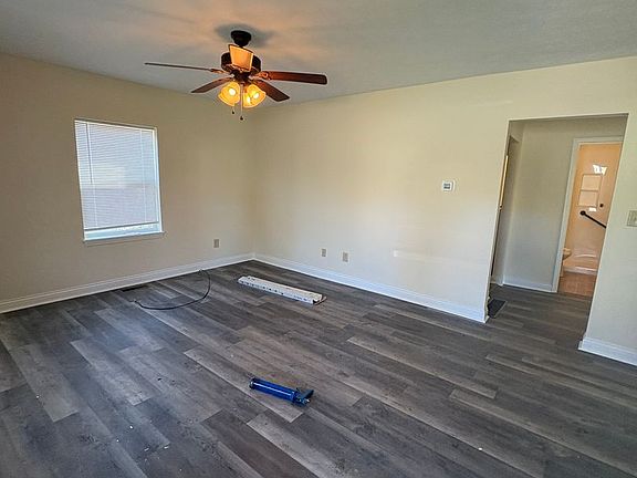 3rd image of 624 Addison Ave