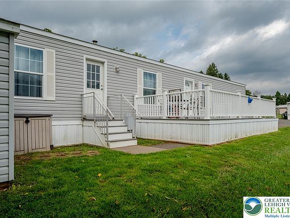 2nd image of 2 Chestnut Ridge Cir