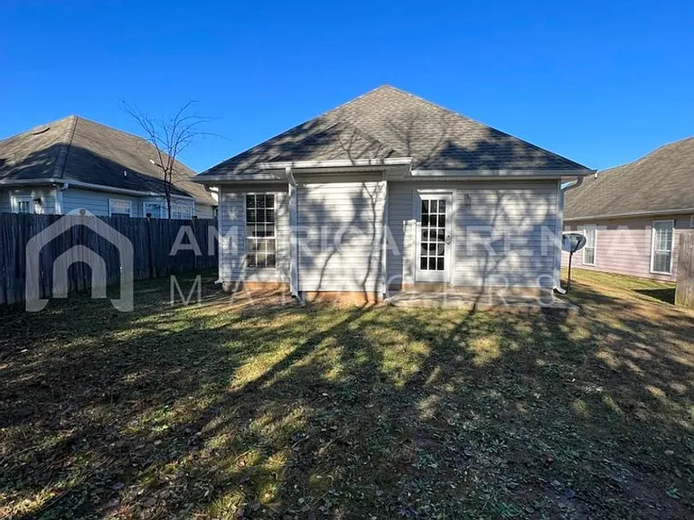 141 Flagstone Ln — Photo 16